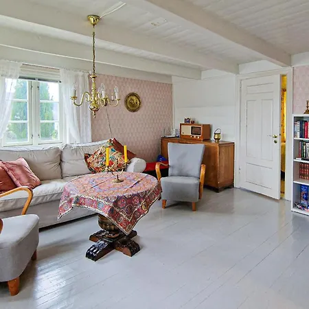 3 Bedroom Cozy In Holiday home Farsund