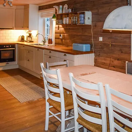 3 Bedroom Cozy In *